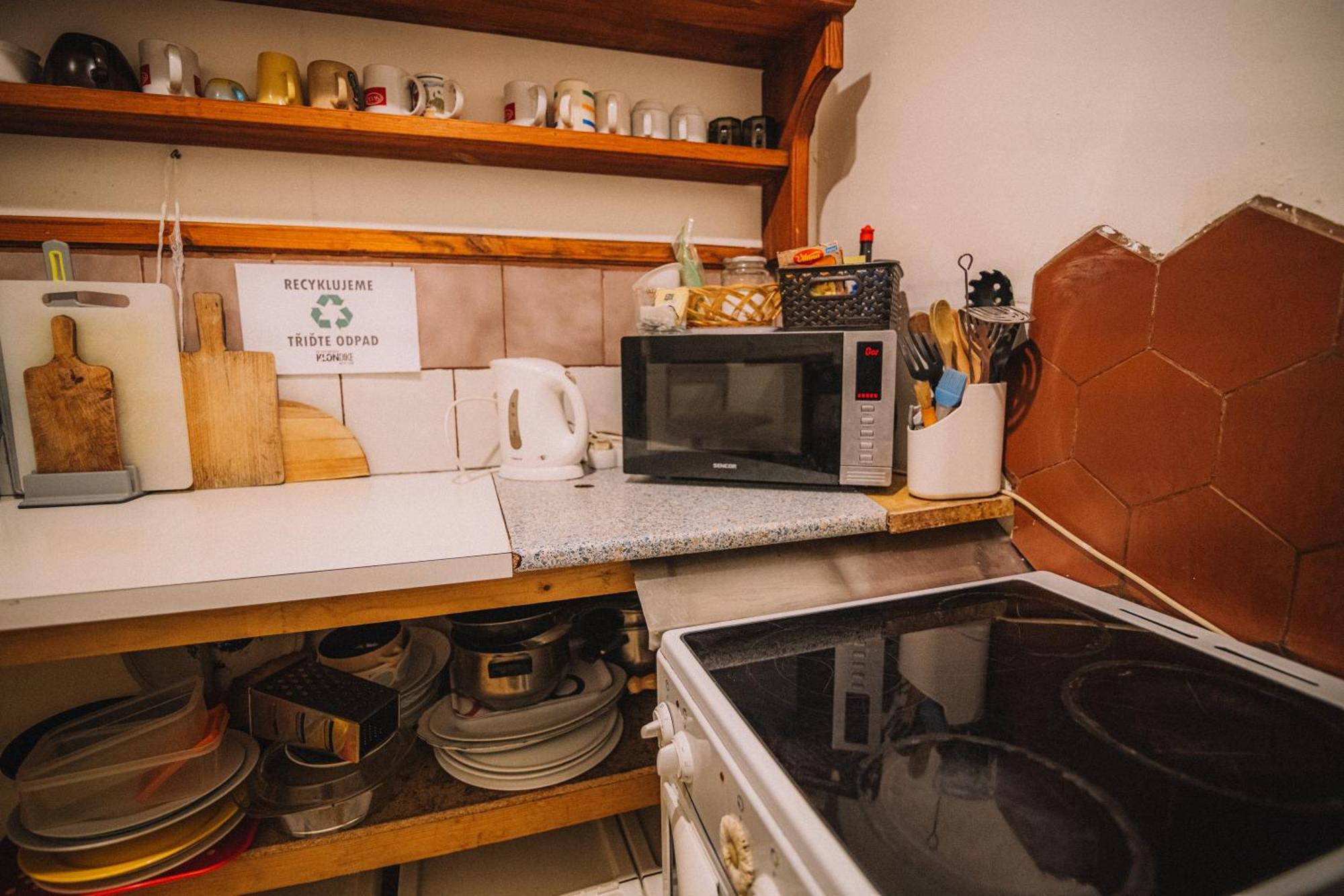 Hostel Klondike Pec pod Snezkou Esterno foto
