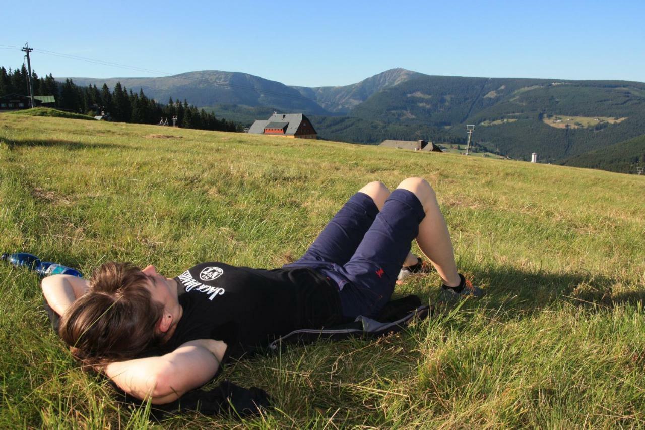 Hostel Klondike Pec pod Snezkou Esterno foto